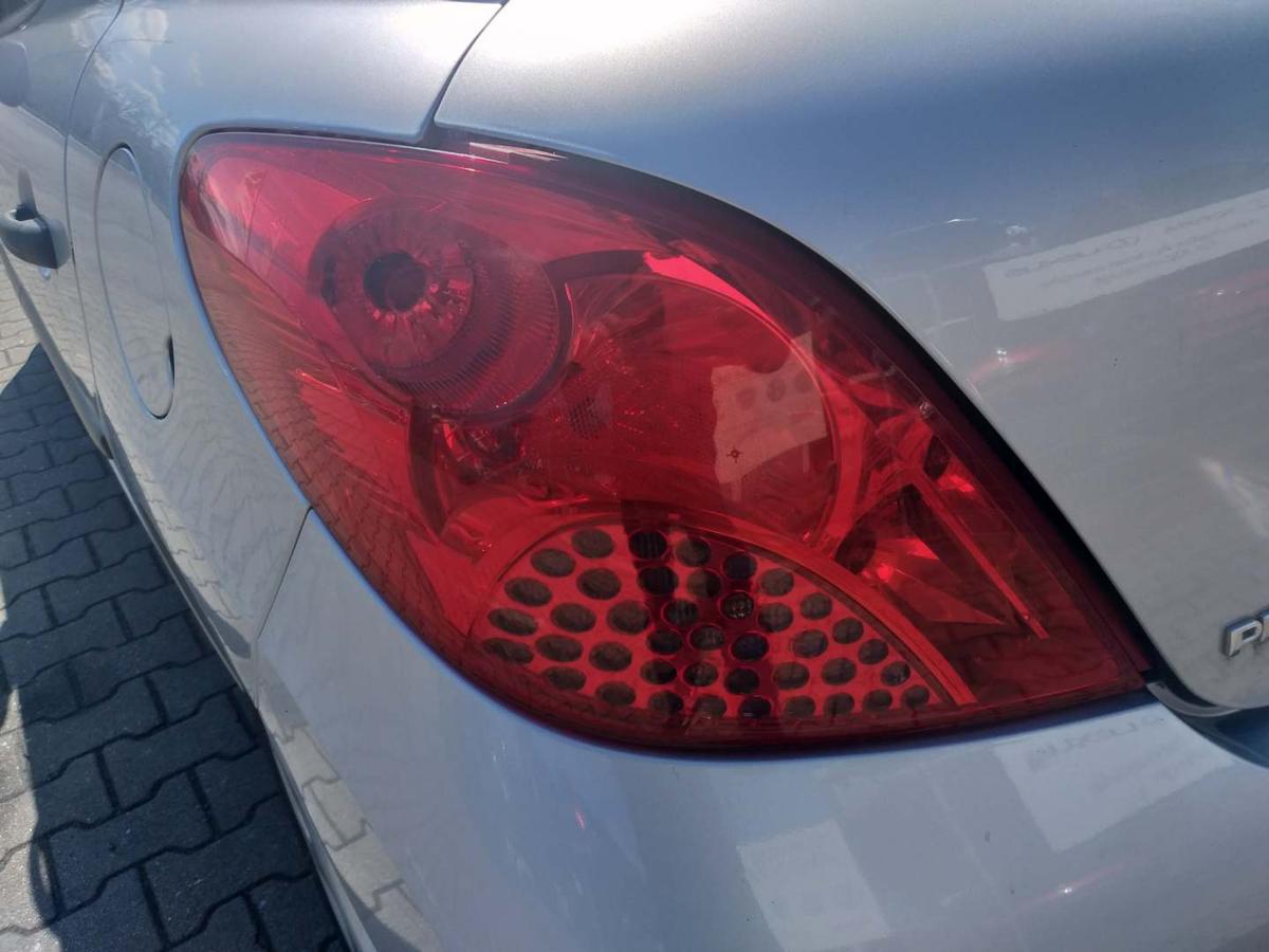 Peugeot 207 original R&uuml;cklicht R&uuml;ckleuchte Schlussleuchte links Flie&szlig;heck Bj.2007